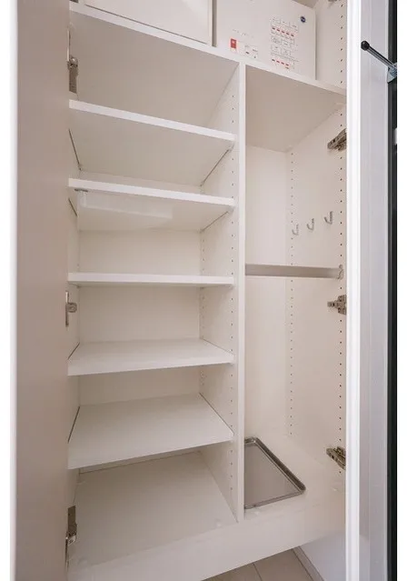 Comforia Higashiueno - Interior - ["Shelf", "Furniture", "Shelving"]