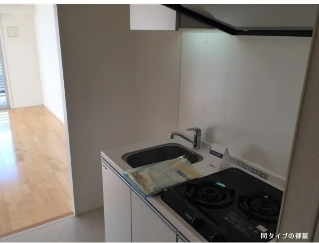 Comforia Minamisunamachi - Interior - ["Floor", "Flooring", "Apartment"]