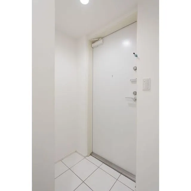 FULL HOUSE MONZENNAKACHO - Interior - ["Fixture", "Door", "Rectangle"]