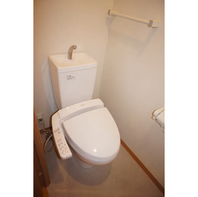 Sereno Shinagawa - Interior - ["Plumbing fixture", "Toilet seat", "Toilet"]