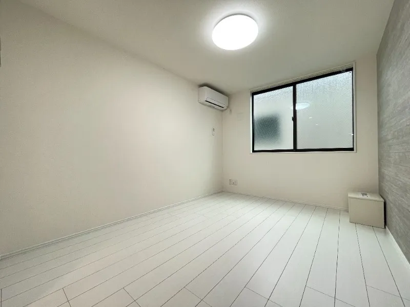 Southern Road Hoya - Interior - ["Flooring", "Wall", "Floor"]