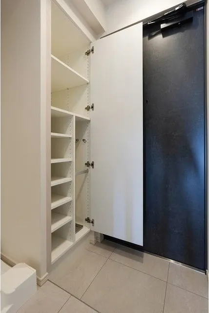 LEFONT PROGRESS SHIBUYA HILLTOP - Interior - ["Building", "Shelf", "Shelving"]