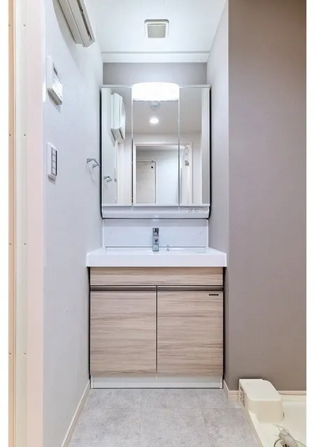 Gran Casa Hikifune II - Interior - ["Flooring", "Plumbing fixture", "Floor"]