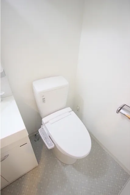 Medio Tsukishima - Interior - ["Toilet seat", "Toilet", "Property"]