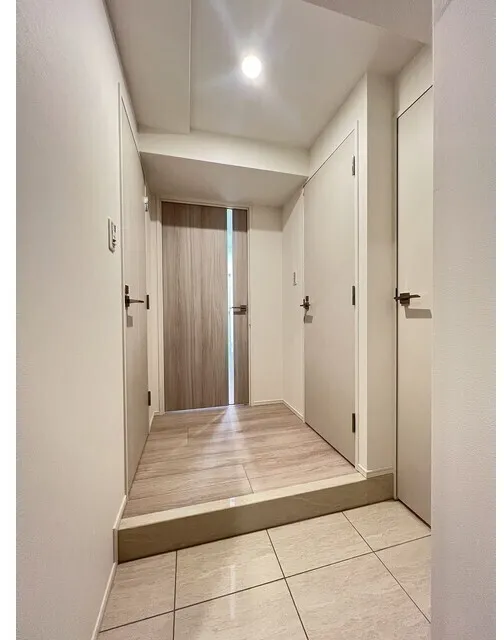 Comforia Nakakasai - Interior - ["Flooring", "Floor", "Wood"]