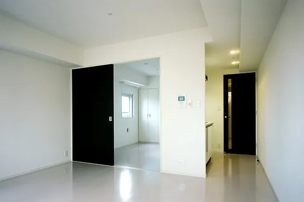 Residia Tsukishima II - Interior - ["Flooring", "Floor", "Ceiling"]