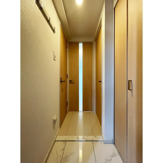 Lien Nishigotanda - Interior - ["Building", "Door", "Fixture"]