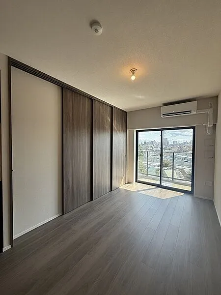 Predia Court Sangenjaya - Interior - ["Flooring", "Wood", "Floor"]