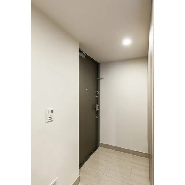 Doue Tsukishima II - Interior - ["Fixture", "Door", "Wood"]