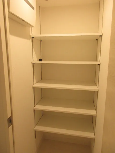 Traditio Monzen Nakacho - Interior - ["Shelving", "Wood", "Shelf"]