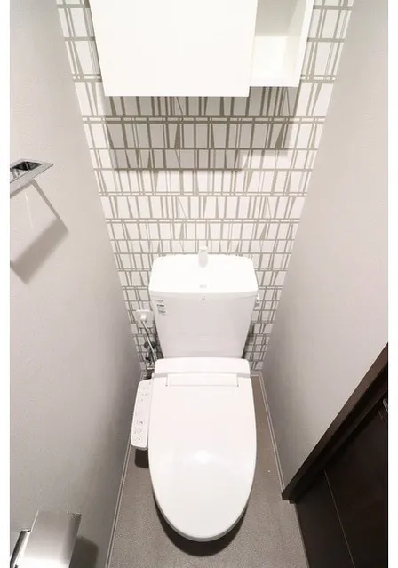 La Douceur Sugamo West - Interior - ["Toilet seat", "Toilet", "Plumbing fixture"]