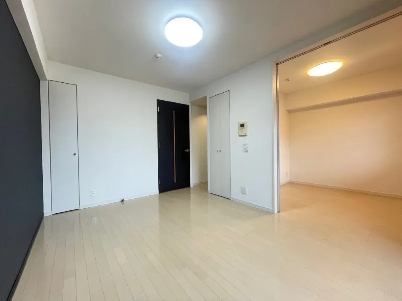 The Park Cross Kinshicho Residence - Interior - ["Flooring", "Floor", "Ceiling"]