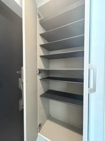 El Faro Ikejiri - Interior - ["Fixture", "Wood", "Shelving"]