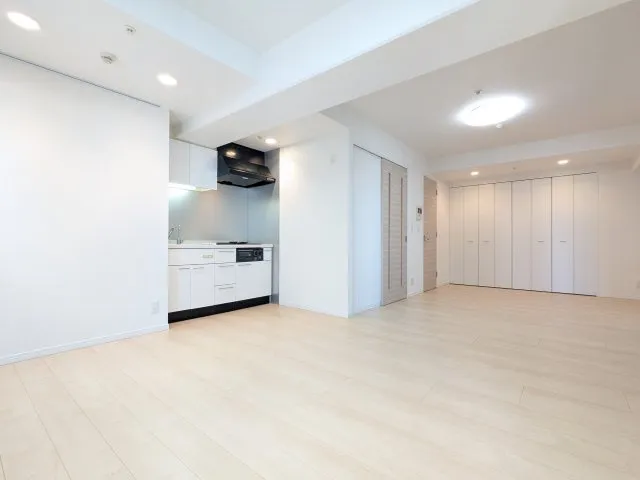 MG Meguro Station - Interior - ["Flooring", "Floor", "Ceiling"]