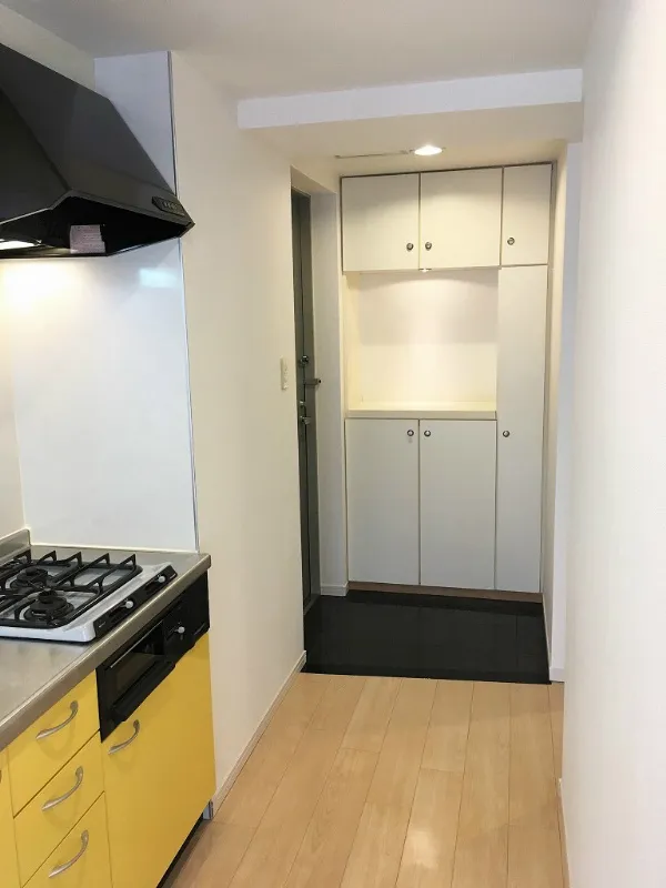Taishido East - Interior - ["Property", "Cabinetry", "Countertop"]