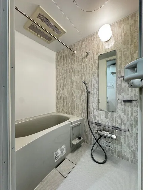 Well Square Hatagaya - Interior - ["Plumbing fixture", "Flooring", "Bathroom"]