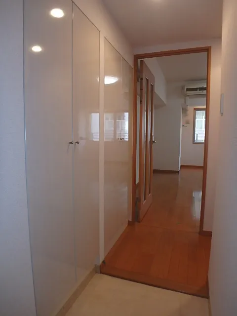 Nihonbashi First Residence - Interior - ["Property", "Fixture", "Door"]