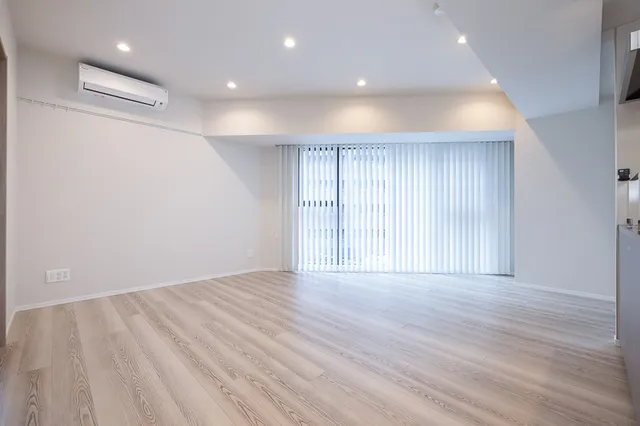 Monolith Hiroo - Interior - ["Flooring", "Ceiling", "Wood"]
