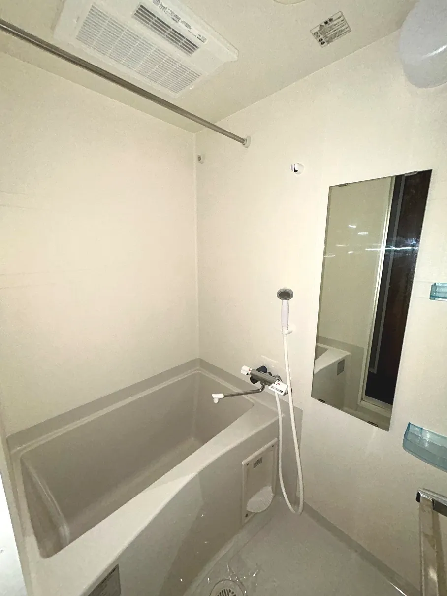 Orchid Residence Oshima - Interior - ["Building", "Plumbing fixture", "Bathtub"]