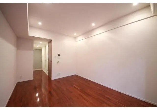 Ipse Kamata WEST - Interior - ["Flooring", "Floor", "Wood"]