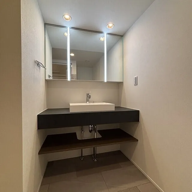 White Tower Hamamatsucho - Interior - ["Bathroom Sink", "Interior design", "Plumbing fixture"]