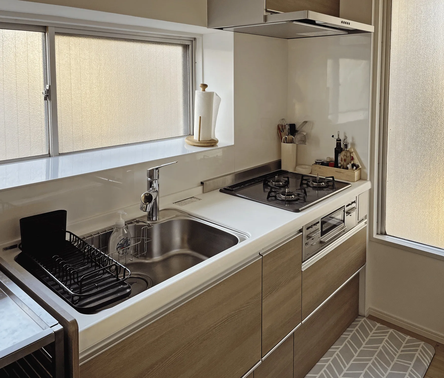 Green Mansion - Interior - ["Kitchen", "Kitchen Sink", "Plumbing fixture"]