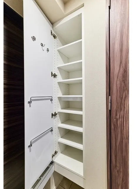 Lefon Progres Akabane Marks - Interior - ["Wood", "Flooring", "Interior design"]