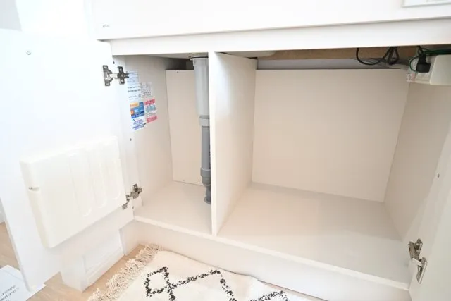 Manoa Tamagawa No. 1 - Interior - ["Wood", "Flooring", "Floor"]
