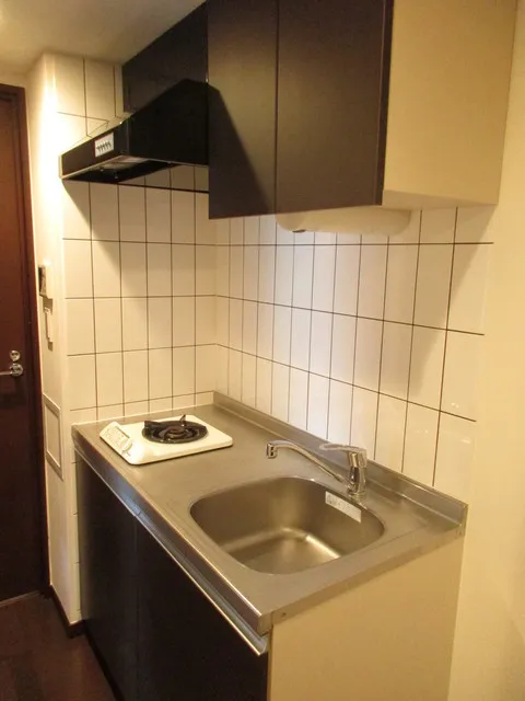 THE CUBE - Interior - ["Property", "Room", "Countertop"]