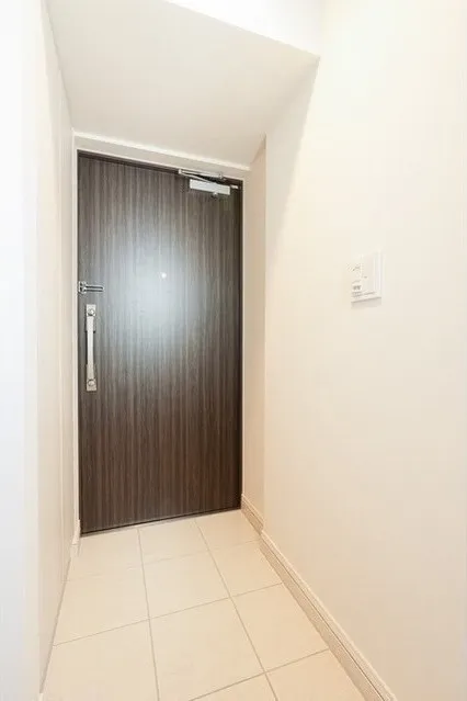 Stylio Sangenjaya - Interior - ["Building", "Fixture", "Door"]