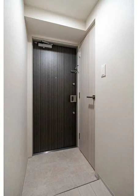 LUMIEC HONCHO WEST - Interior - ["Household hardware", "Hardwood", "Home Door"]