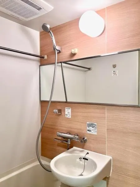 KDX Residence Nishi Shinjuku - Interior - ["Plumbing fixture", "Bathroom", "Flooring"]