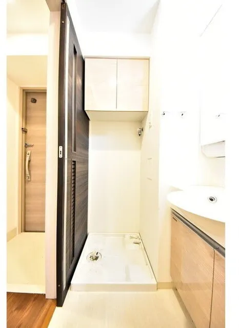 King House Sugamo - Interior - ["Flooring", "Floor", "Interior design"]