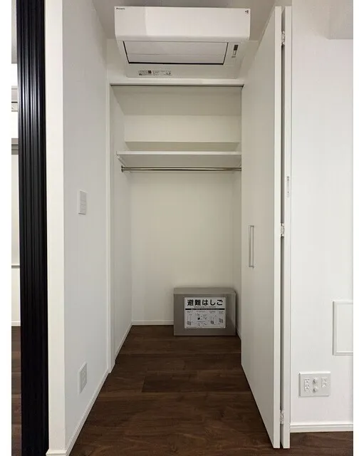 MATSU5588 - Interior - ["Wood", "Flooring", "Ceiling"]