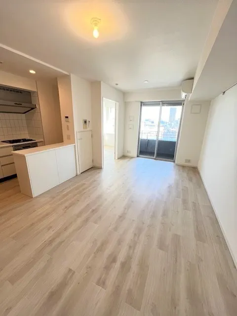 Residia Tower Kamiikebukuro (Tower Building) - Interior - ["Floor", "Flooring", "Apartment"]
