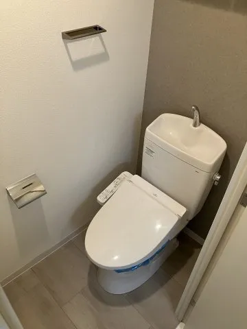 Prime Urban Nihonbashi Kayabacho - Interior - ["Toilet seat", "Toilet", "Plumbing fixture"]