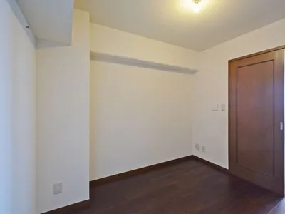 River City 21 East Towers II - Interior - ["Fixture", "Door", "Wood"]