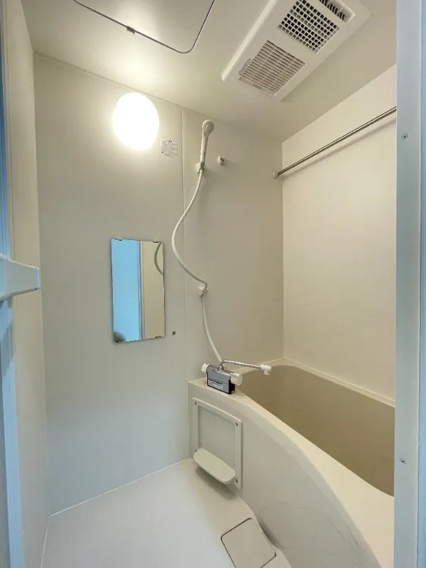 Mare Meidaimae II - Interior - ["Plumbing fixture", "Flooring", "Floor"]