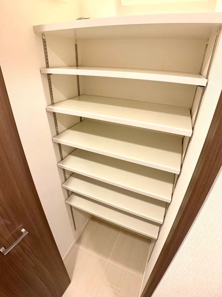 Wilterrace Morishita 3-Chome - Interior - ["Wood", "Shelving", "Fixture"]