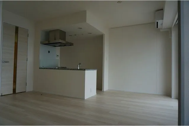 Ambiente Komagome - Interior - ["Cabinetry", "Wood", "Flooring"]