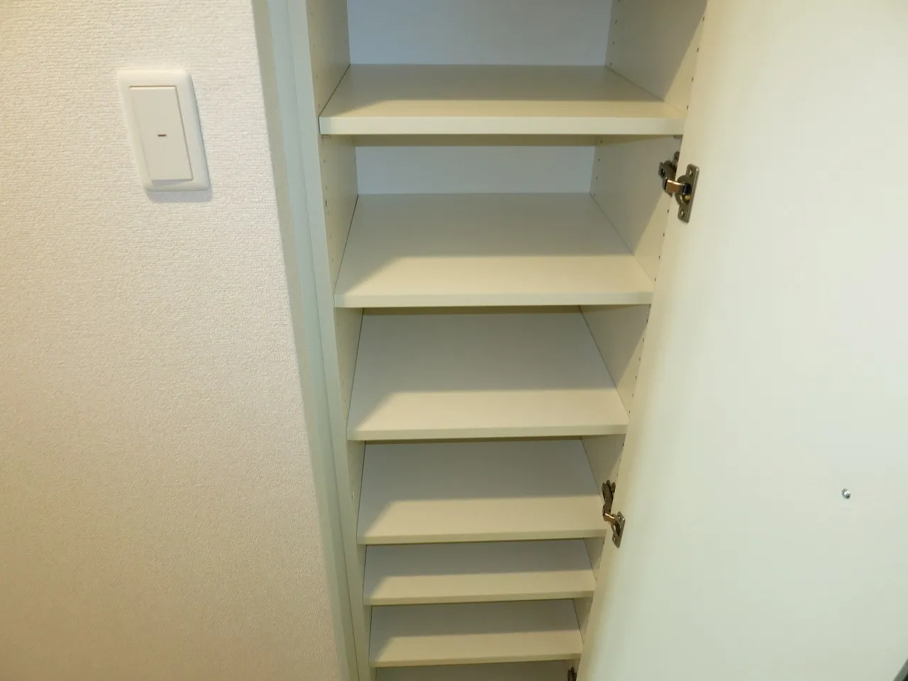 Residence Ryogoku Ekimae - Interior - ["Wood", "Shelving", "Shelf"]