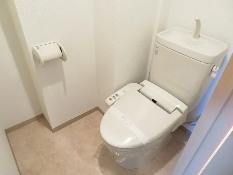 Prime Urban Nishi-Ojima - Interior - ["Toilet seat", "Toilet", "Plumbing fixture"]