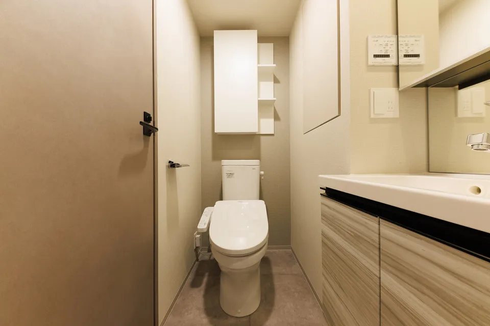 Hmlet Suitengumae - Interior - ["Flooring", "Floor", "Plumbing fixture"]