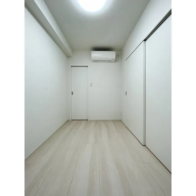 Comforia Live Sugamo - Interior - ["Building", "Window", "Rectangle"]