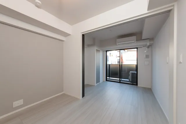 RJR Precia Omorikita - Interior - ["Ceiling", "Floor", "Flooring"]
