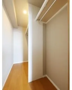 River City 21 East Towers II - Interior - ["Flooring", "Floor", "Wood"]