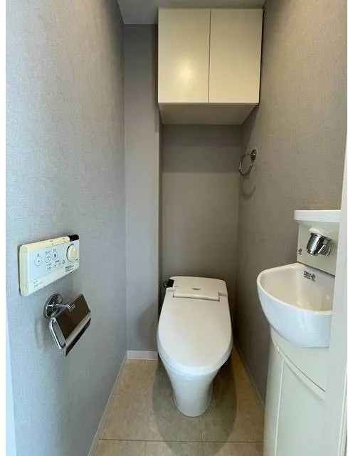 Rivere Tsukishima - Interior - ["Toilet seat", "Plumbing fixture", "Toilet"]