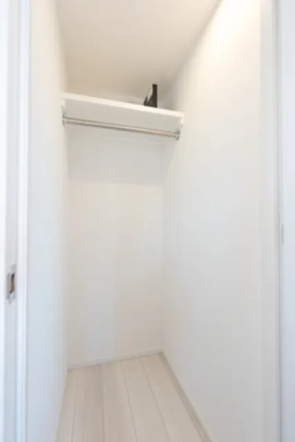 In Style Residence Honkomagome - Interior - ["Wood", "Shelf", "Floor"]