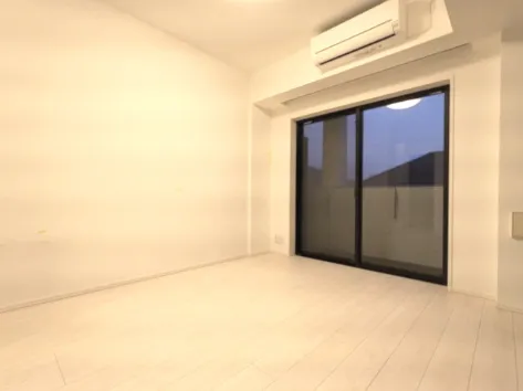 Asyl Court Higashioi - Interior - ["Flooring", "Floor", "Ceiling"]