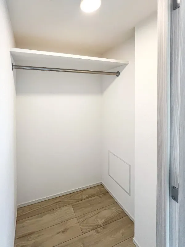 Prince Due Kamiya - Interior - ["Flooring", "Wall", "Wood"]